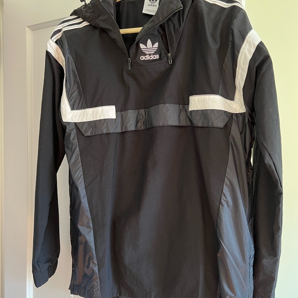 Pullover jacket men’s small. addidas. New.